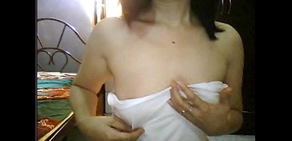  Philipina married show tits on cam when husband is not at home